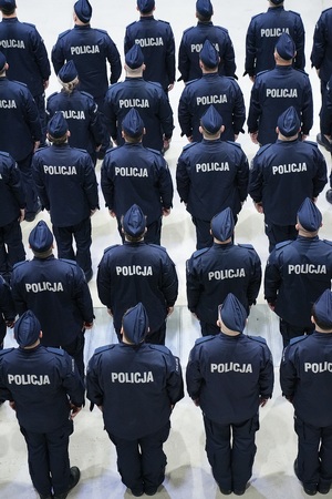 zdjęcie: policjanci podczas ślubowania