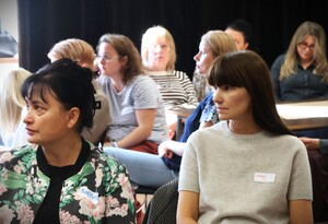 zdjęcie kolorowe: konferencja.