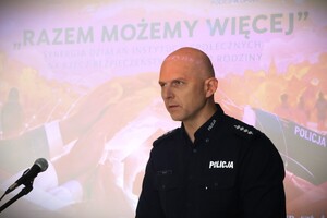 zdjęcie kolorowe: konferencja.